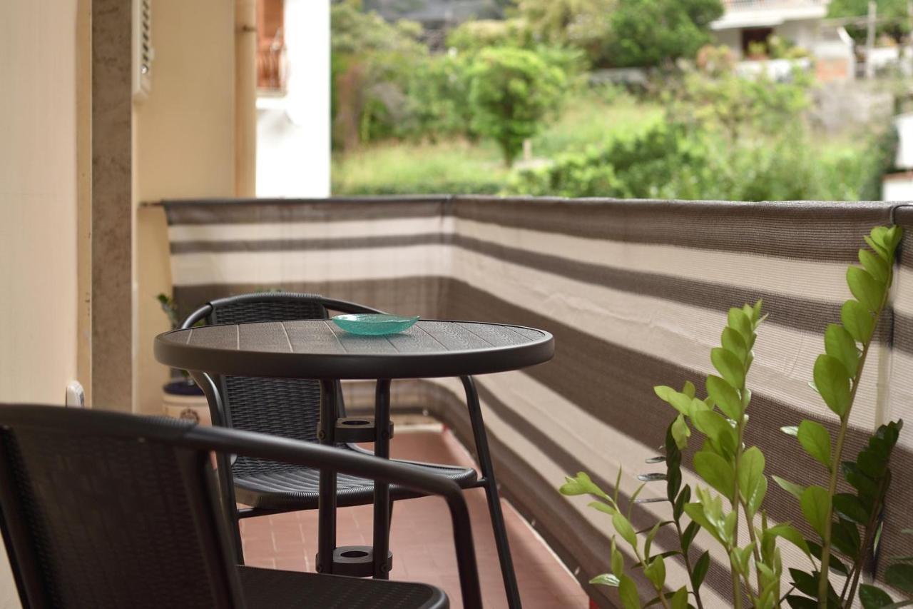 Serenis Luxury Apartments ミノーリ エクステリア 写真