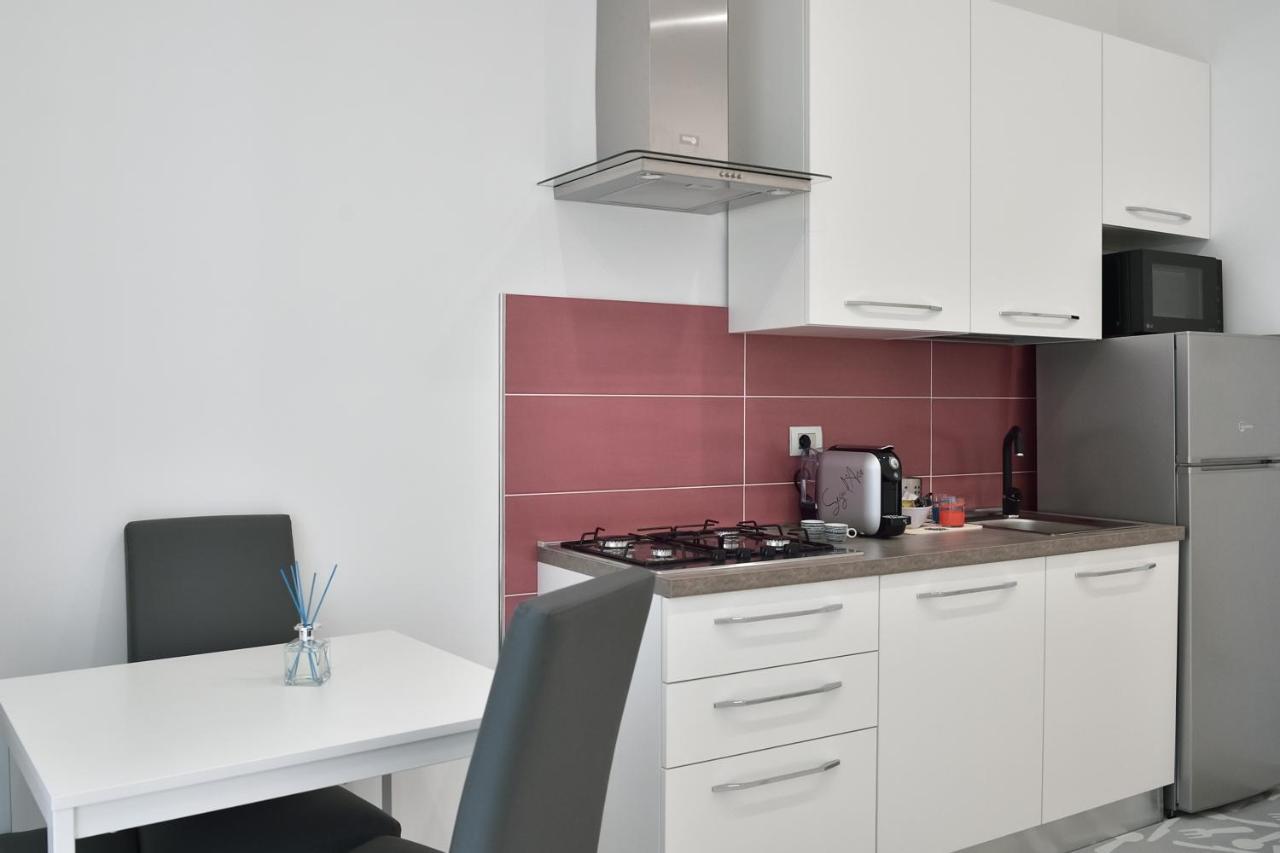 Serenis Luxury Apartments ミノーリ エクステリア 写真