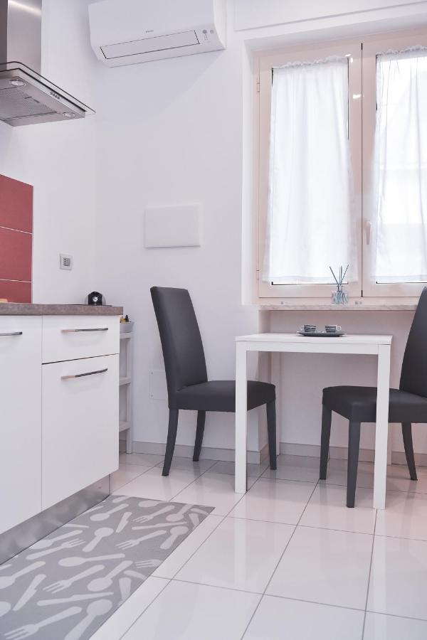Serenis Luxury Apartments ミノーリ エクステリア 写真